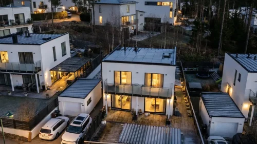 Bilden visar en villa som lagrar el under natten