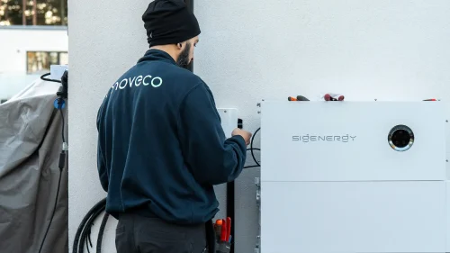 bilden visar en installation av batterilagring